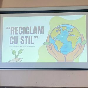 Concursul “Defileu de costume confecționate din materiale reciclabile”