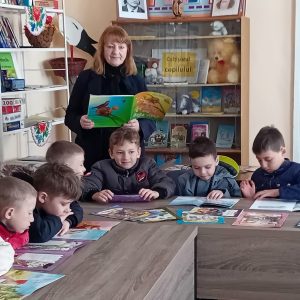 O vizită la Biblioteca Publică Țipala