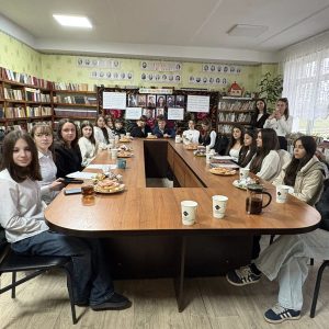 În biblioteca liceului s-a organizat o activitate specială dedicată scriitorilor autumnali